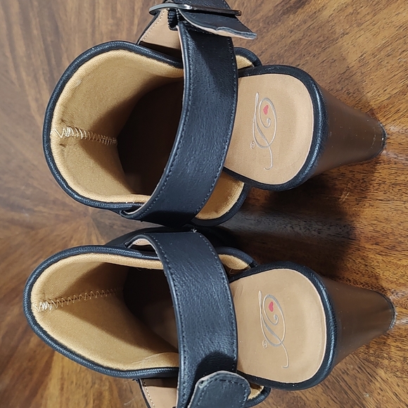 Boots: Faux Leather Slingback Closed Toe Booties - Picture 6 of 7